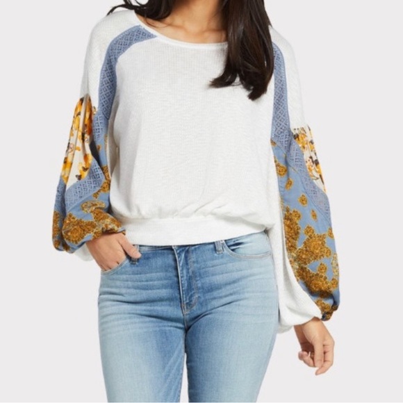 Free People ‘Casual Clash’ Top with Floral Print Balloon Sleeves - Picture 1 of 7